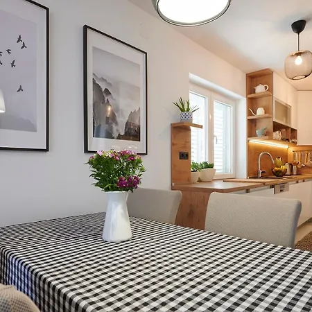 Miro - Center Of * Trogir