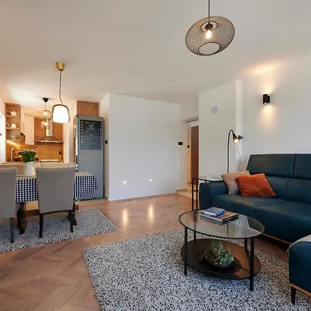 Miro - Center Of Apartment *