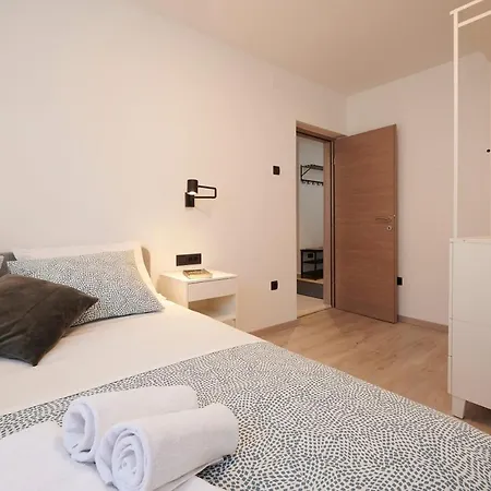 Miro - Center Of Apartment